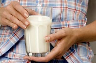 Una niña pierde peso con kéfir.